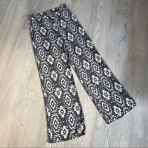 ANGL | Flowy Printed Pants - Picture 2 of 7